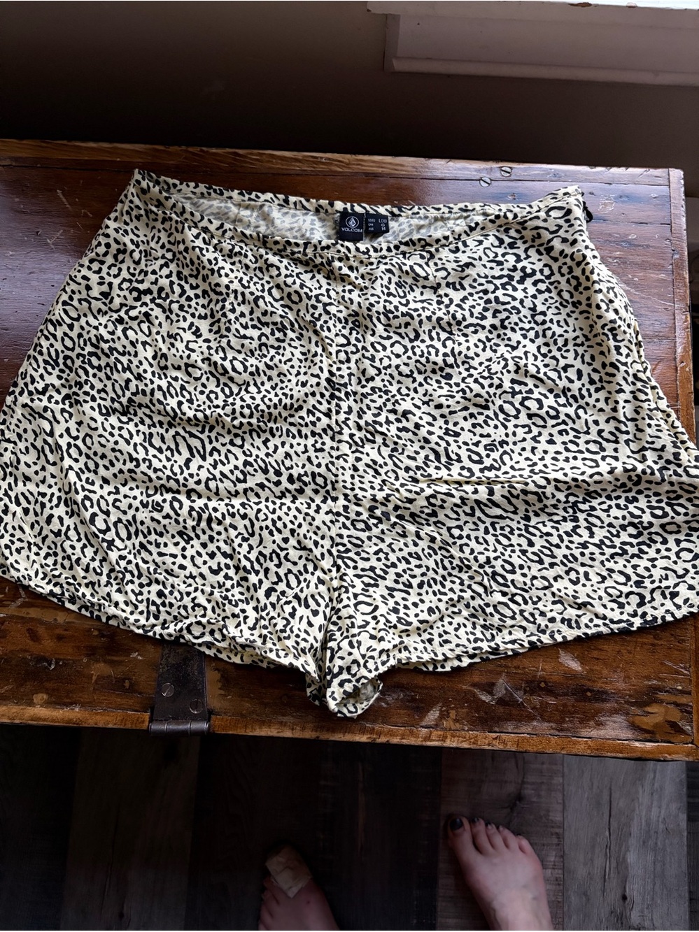 Volcom Pale Yellow and Cream Leopard-Print Dress Shorts with Side Zipper. EUC. M